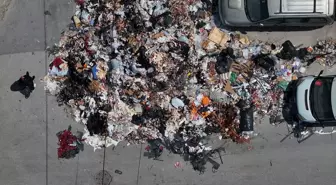 İzmir Bornova'da Atık Yığınına Esnaf Tepkisi