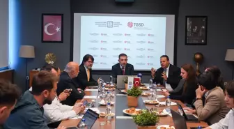 Türk Hazır Giyim Sektöründe Kriz ve Çözüm Önerileri