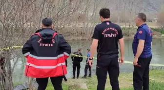 Ceyhan Nehri'nde Erkek Cesedi Bulundu