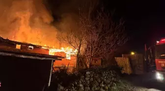 Karabük'te Yangın: 2 Ev Kullanılamaz Hale Geldi
