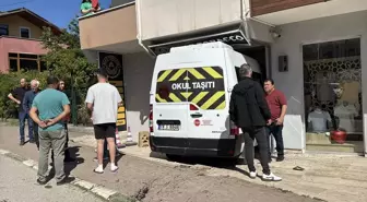 Kontrolden Çıkan Öğrenci Servisi İş Yerine Girdi