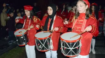 Kars'ta '23 Nisan Fener Alayı' düzenlendi