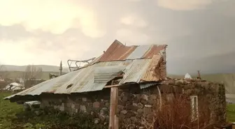 Sarıkamış'ta Fırtına ve Hortum, Evleri ve Okulu Vurdu