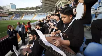 Kasımpaşa-Trabzonspor maçı öncesinde müzik etkinliği düzenlendi