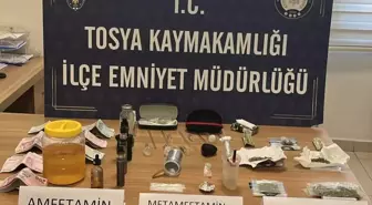 Tosya'da Uyuşturucu Operasyonu: 3 Gözaltı