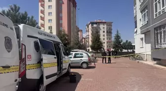 Cam Silerken Düşen Kadın Ağır Yaralandı