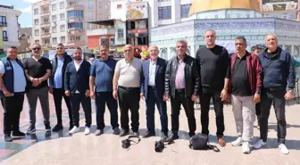 Kilis'te gazeteciler İsrail'in 212 meslektaşını öldürmesini kameralarını yere bırakarak protesto etti