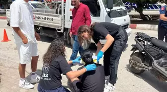 Antalya'da Elektrikli Motosiklet ile Kamyonet Çarpıştı: 2 Yaralı