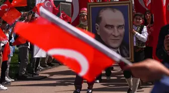 Kuşadası'nda Domuz Sürüsü Şehir Merkezinde Görüntülendi