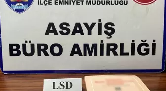 Kitap Sayfaları Arasında Uyuşturucu Madde Sattığı İddiasıyla Tutuklandı