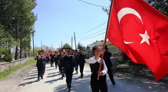 Kütahya Hava Er Eğitim Tugay Komutanlığı Bandosu köy okulunda konser verdi