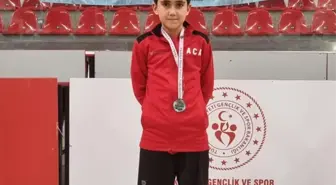 Malatyalı Masa Tenisi Sporcusu Muhammed Emre Kantik, Türkiye İkincisi Oldu