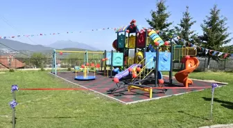 Kosova'da Samidin Emini İlköğretim Okulu'na Oyun Parkı Kuruldu