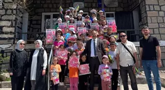 Kayseri'de MHP'den Çocuklara 1920 Oyuncak Dağıtımı