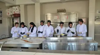Muş'ta Aşçılık Eğitimi: Öğrenciler Uygulamalı Eğitimle Yetkinlik Kazanıyor