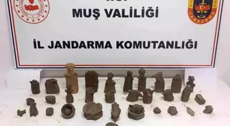 Muş'ta Tarihi Eser Kaçakçılığı Operasyonu: 42 Parça Obje Ele Geçirildi