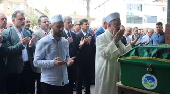 Sakarya'da Su Tankeri Kazasında Hayatını Kaybeden Sürücünün Cenazesi Defnedildi