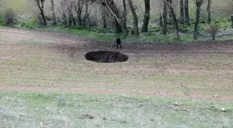Sivas'ta 7 Metre Çapında Obruk Oluştu