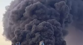 Port Sudan'da Patlamalar ve Yangınlar: Havalimanı da Saldırıya Uğradı