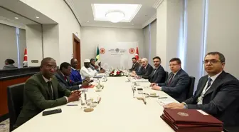 TBMM Başkanı Numan Kurtulmuş, Filistin'i Destekleyen Parlamentolar Grubu Toplantısı'nda Senegal ile Görüştü