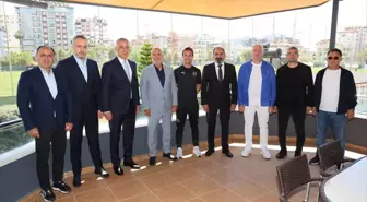 TFF Başkanı Hacıosmanoğlu'ndan Alanyaspor Başkanı'na Taziye Ziyareti