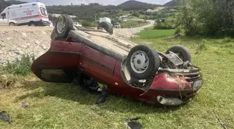 Tokat'ta Tarlaya Devrilen Otomobilde İki Kişi Yaralandı