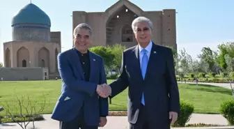 Türkmenistan Halk Maslahatı Başkanı Berdimuhamedov, Kazakistan'ı Ziyaret Etti