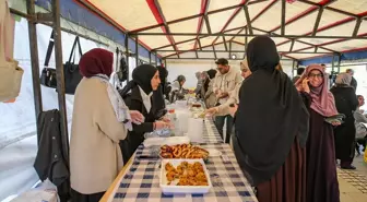 Van YYÜ'de Gazze İçin Kermes Düzenlendi