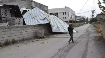 Van'daki Şiddetli Rüzgar Evsiz ve İş Yerisiz Bıraktı