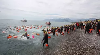 X-Waters Antalya Festivali'nde Yüzme Yarışları Yapıldı