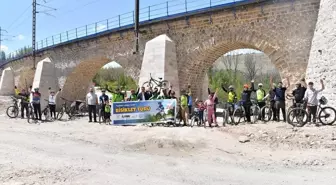 Yeşilyurt'ta 'Bahar' Temalı Bisiklet Turu Düzenlendi
