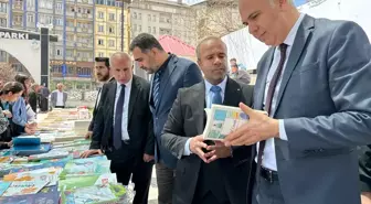 Yüksekova'da 'mini kitap fuarı' açıldı