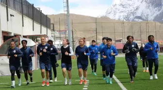 Hakkarigücü Kadın Futbol Takımı, Fenerbahçe'yi Ağırlıyor