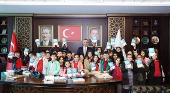 Öğrenciler Sultangazi Belediye Başkanı'nı Ziyaret Etti