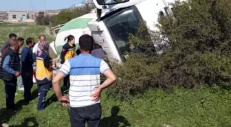 Konya'da Beton Mikseri Devrildi, İki Kişi Yaralandı