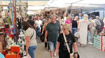 Manavgat'taki Perşembe Pazarı, Turist Akını ile Canlanıyor