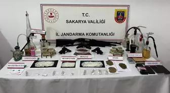 Sakarya'da Uyuşturucu ve Silah Kaçakçılarına Yönelik Operasyon: 2 Tutuklama