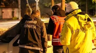 Isparta'da Gece Trafik ve Asayiş Kontrolü Yapıldı