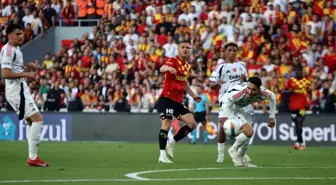 Göztepe - Beşiktaş Maçında İlk Yarı: Beşiktaş 1-0 Önde