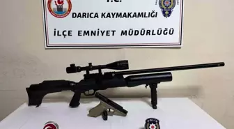 Darıca'da 19 Yaşındaki Gençte Havalı Tüfek ve Tabanca Ele Geçirildi
