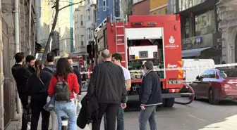 Beyoğlu'nda İş Merkezinde Yangın Çıktı!