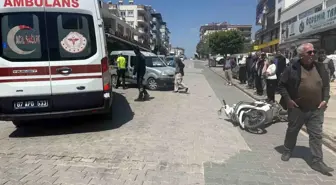 Antalya'da Motosiklet ile Hafif Ticari Araç Çarpıştı: 1 Yaralı