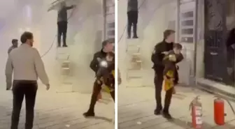 İstiklal Caddesi'nde yangın! Mahsur kalan çocuk kurtarıldı