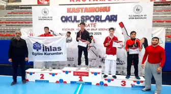 Düzceli Sporcu Ali Demirhan, Karate Grup Müsabakalarında Üçüncü Oldu