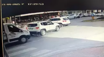 Antalya'da Otomobil ve Motosiklet Çarpıştı: Bir Yaralı