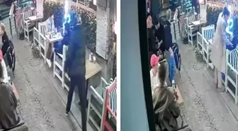Eşiyle kafede otururken silahla öldürüldü