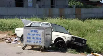 Antalya'da Hacizli Otomobil Çöp Konteynerinin Yanında Bulundu
