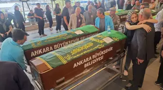 Eski TBMM Başkan Vekili Fehmi Işıklar'ın Eşi Gülay Işıklar'ın Cenazesi Toprağa Verildi
