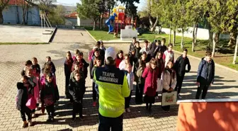 Jandarma Ekiplerinden Öğrencilere Trafik Eğitimi