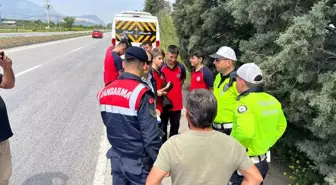 Manisa'da Okul Servisleri Çarpıştı: 9 Öğrenci Yaralandı
